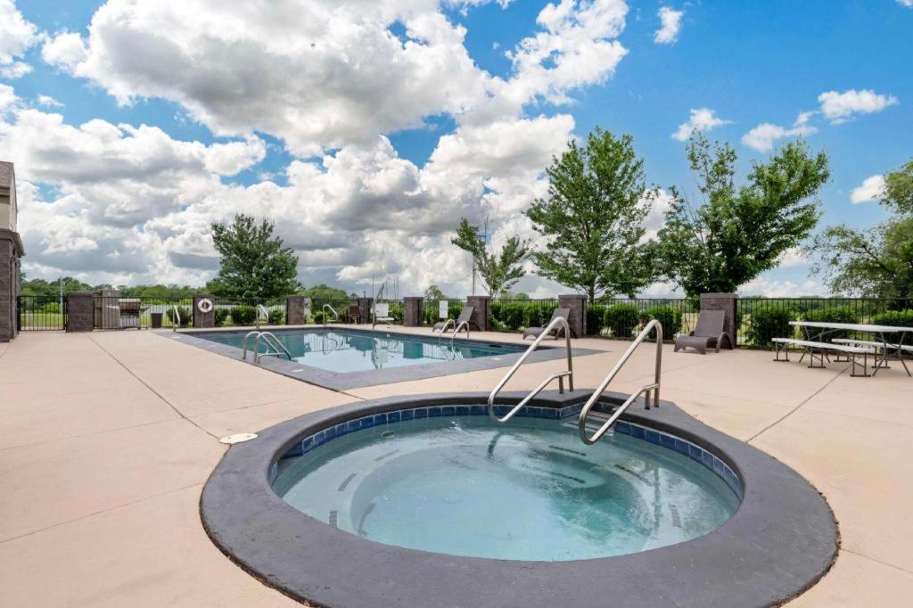 Best Western Locust Grove Inn & Suites Eksteriør billede