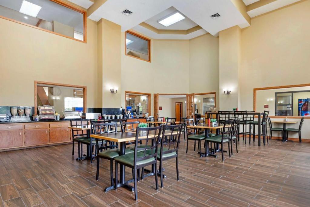Best Western Locust Grove Inn & Suites Eksteriør billede